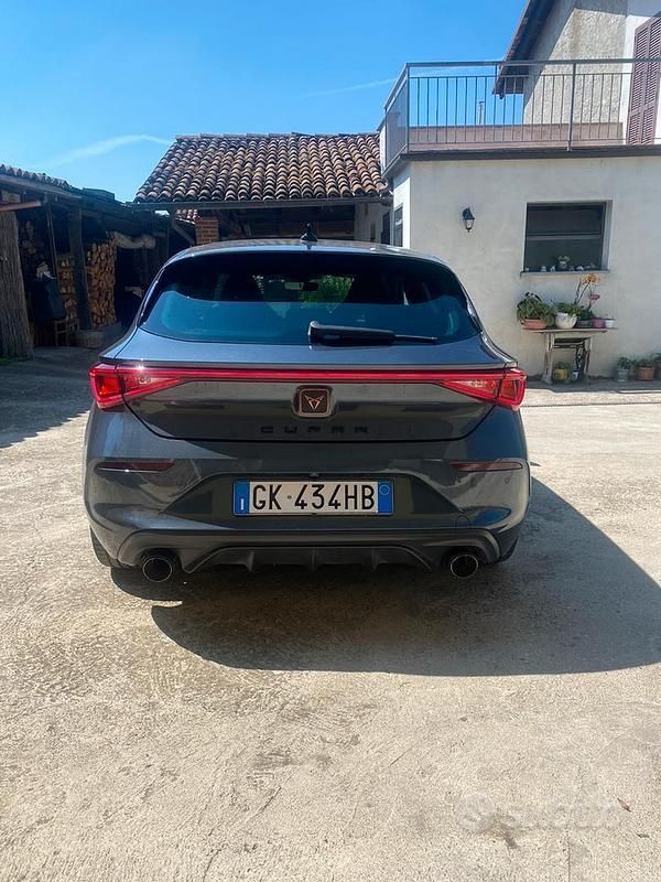 Usata Cupra Leon VZ 245 CV (180 kW) 2022 Blu/azzurro Berlina