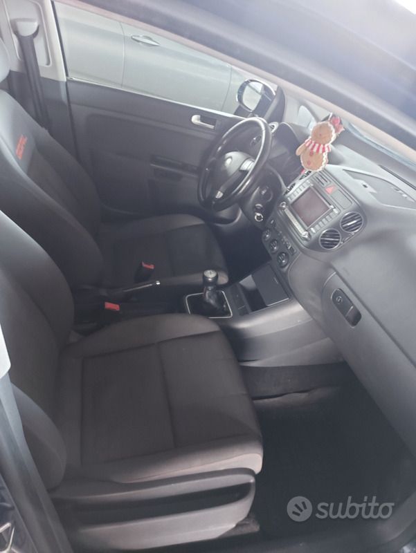 Usata VW Golf V 105 CV (77 kW) 2008 Utilitaria