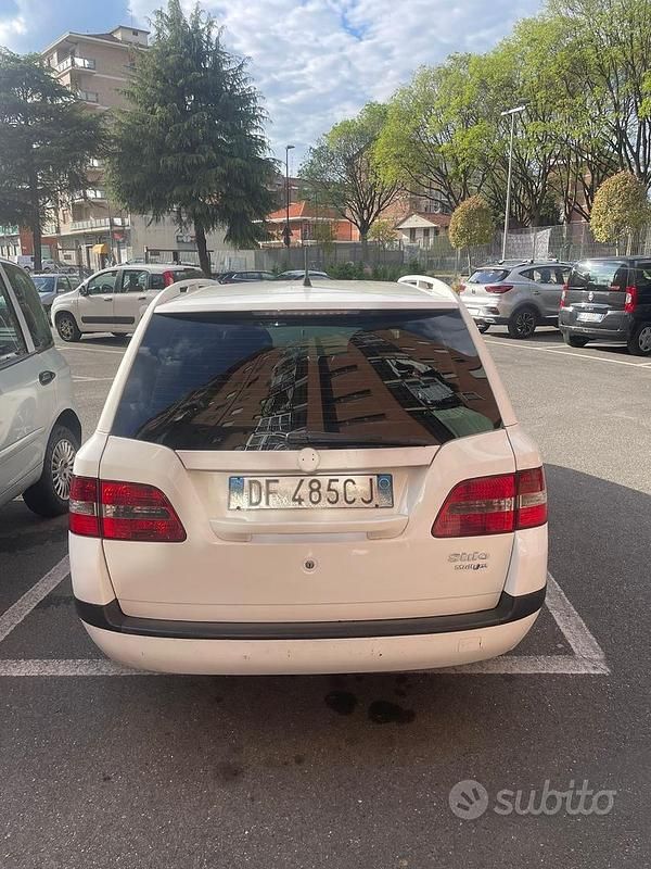 Usata Fiat Stilo Wagon 120 CV (88 kW) 2006 Bianco Station wagon