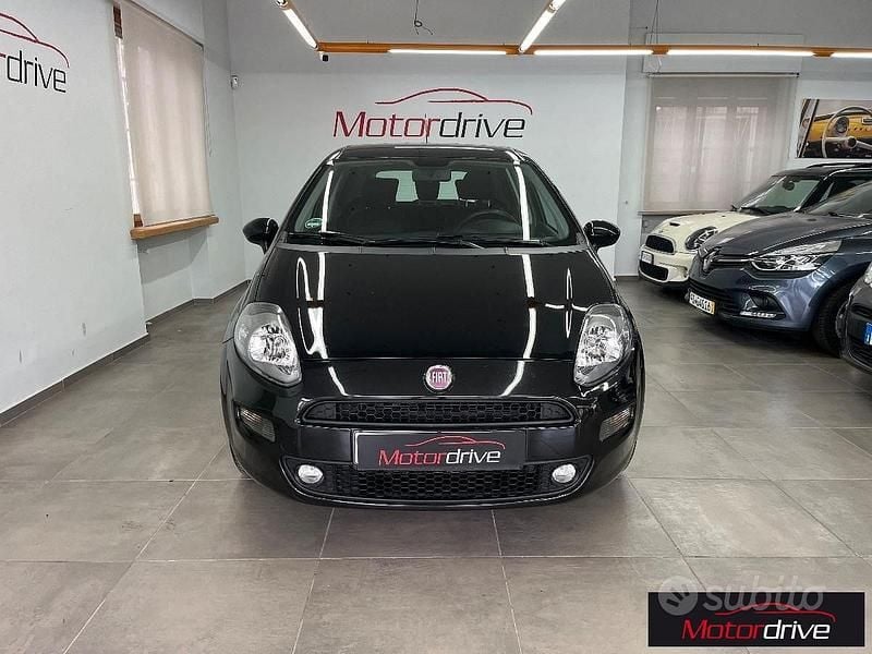 Usata Fiat Punto Street 77 CV (56 kW) 2014 Grigio Utilitaria