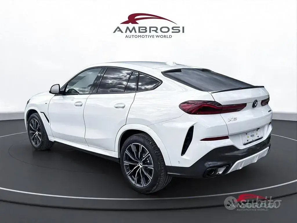 Nuova BMW X6 M Sport 298 CV (219 kW) 2026 Alpin white pastello SUV
