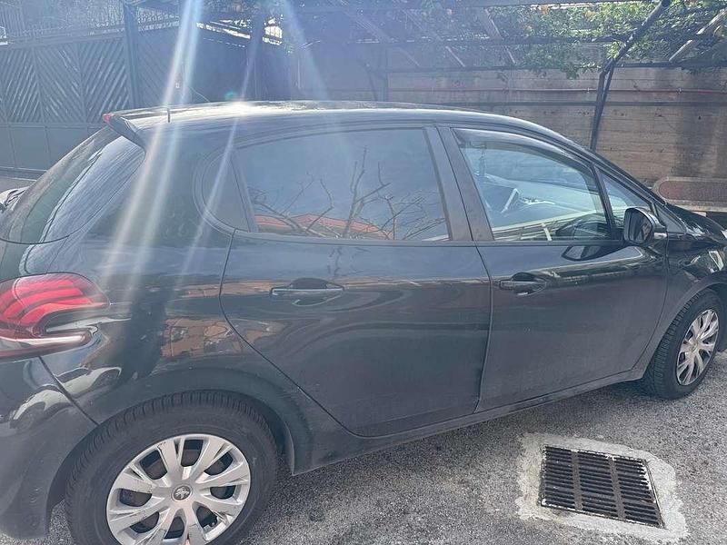 Usata Peugeot 208 Allure 92 CV (67 kW) 2018 Utilitaria