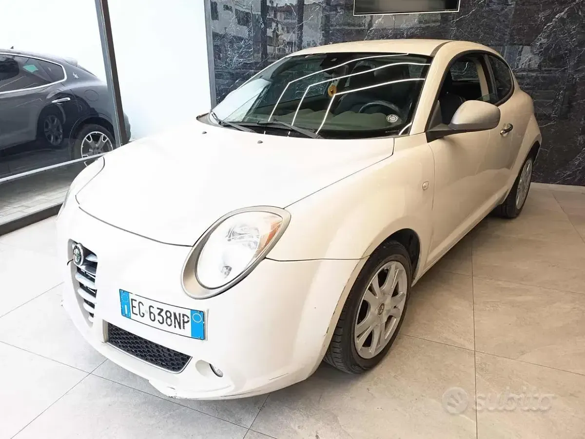Usata Alfa Romeo MiTo Distinctive 105 CV (77 kW) 2011 Bianco Utilitaria