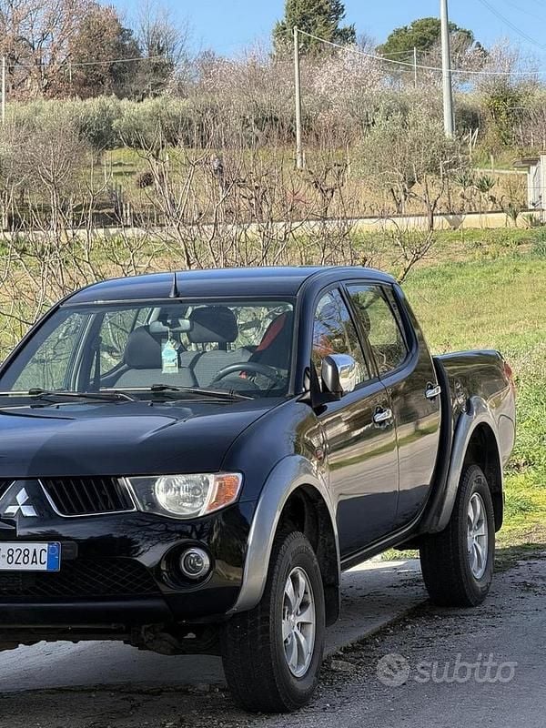Usata Mitsubishi L200 87 CV (63 kW) 2006 Nero Pick-up