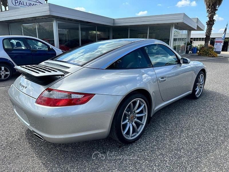 Usata Porsche 911 Targa 4 325 CV (239 kW) 2007 Argento(met.) Cabrio