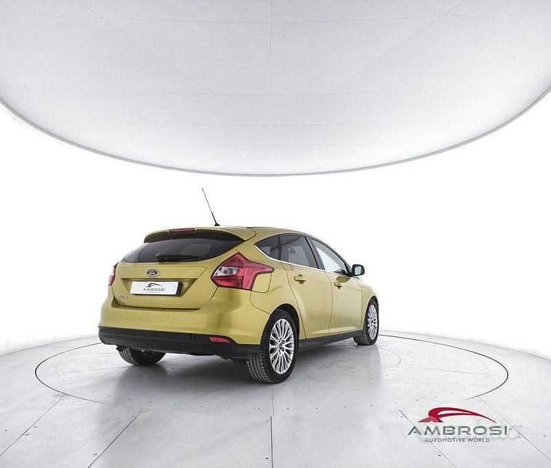 Usata Ford Focus Titanium 115 CV (84 kW) 2011 Giallo