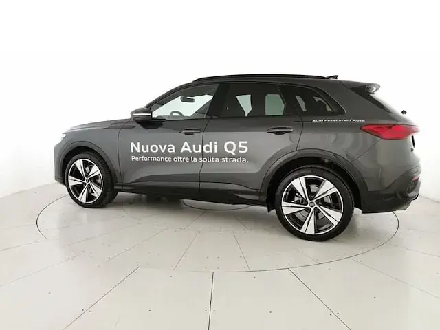 Usata Audi Q5 Edition .1 204 CV (150 kW) 2025 Grigio SUV
