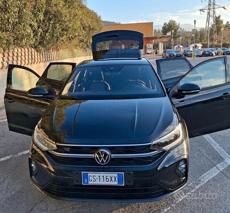 Usata VW Taigo R-line 110 CV (80 kW) 2024 Nero SUV