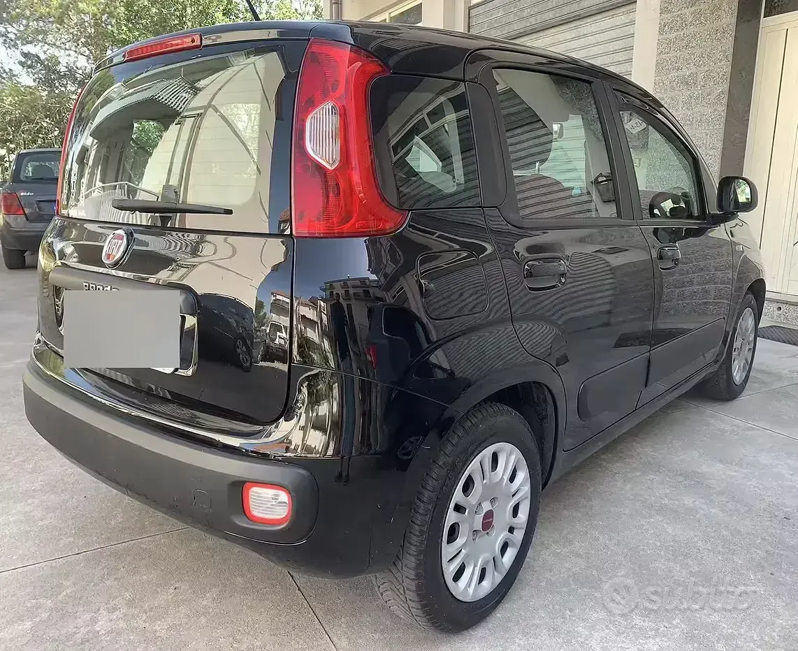 Usata Fiat Panda Lounge 69 CV (50 kW) 2015 Nero Utilitaria