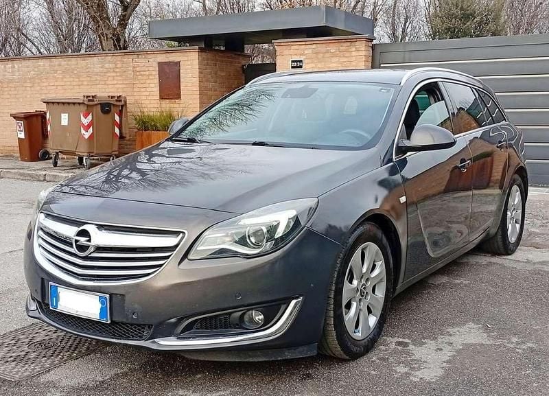 Usata Opel Insignia 140 CV (102 kW) 2015 Station wagon