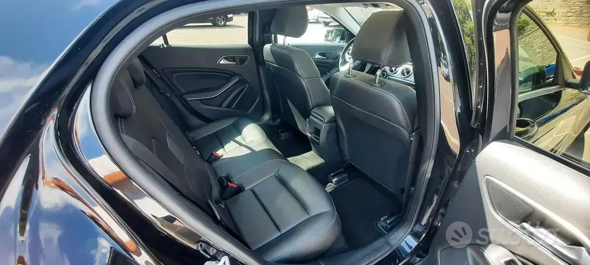 Usata Mercedes GLA180 109 CV (80 kW) 2018 Nero SUV