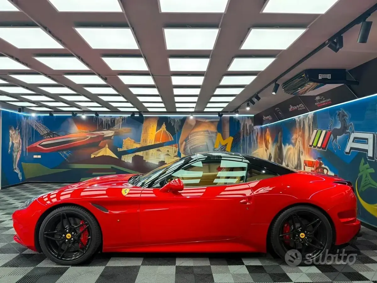 Usata Ferrari California 560 CV (411 kW) 2016 Rosso Cabrio