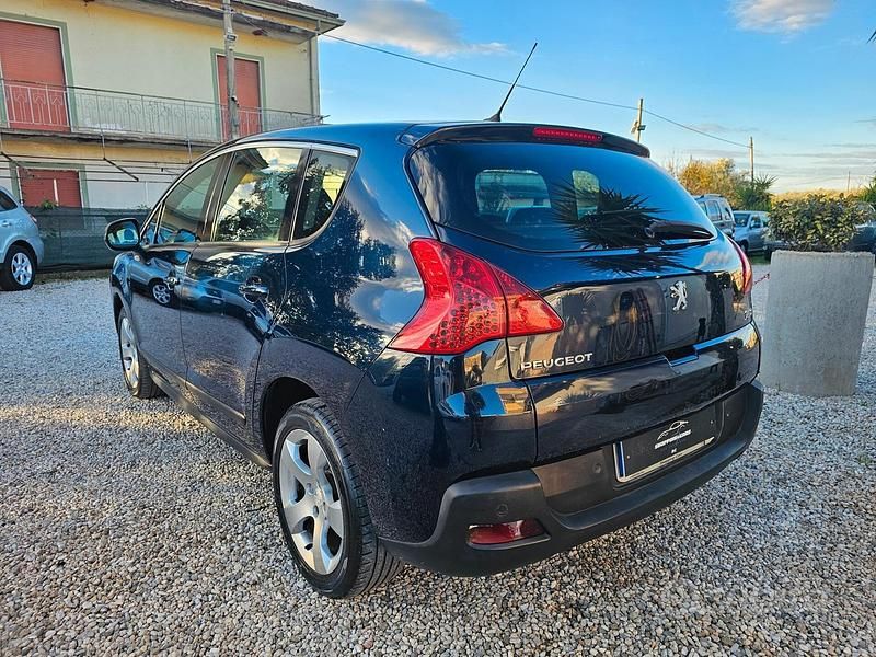 Usata Peugeot 3008 Business-Line 112 CV (82 kW) 2011 Blu Berlina
