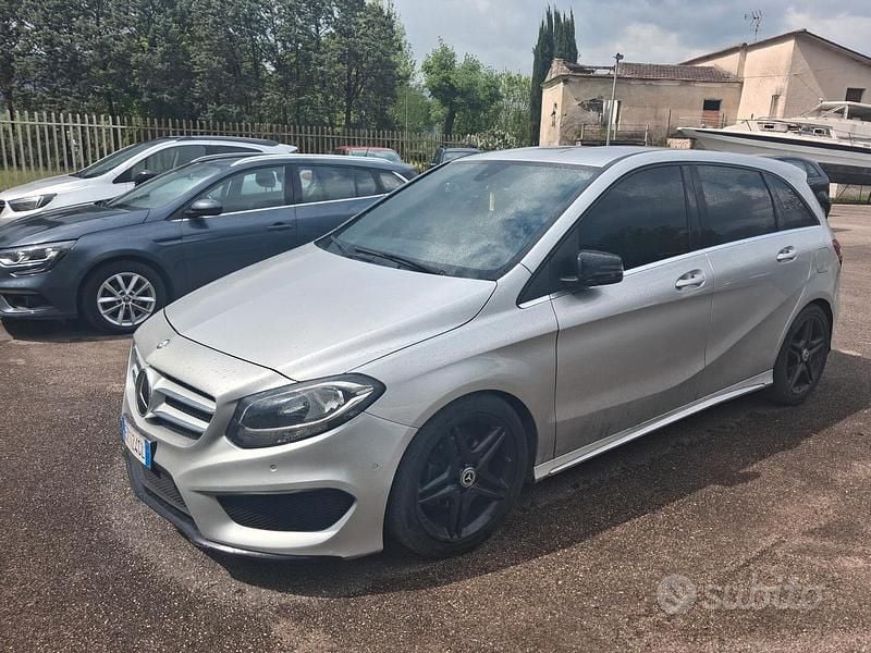Usata Mercedes B180 AMG 109 CV (80 kW) 2016 Grigio Monovolume