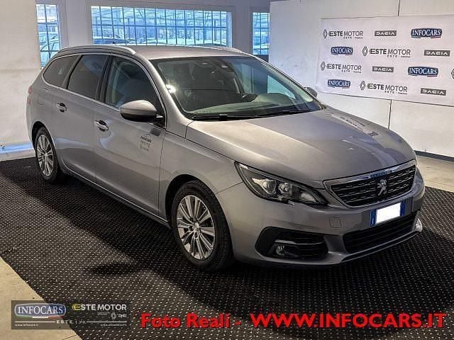 Usata Peugeot 308 SW Allure 131 CV (96 kW) 2021 Grigio metallizzato Station wagon