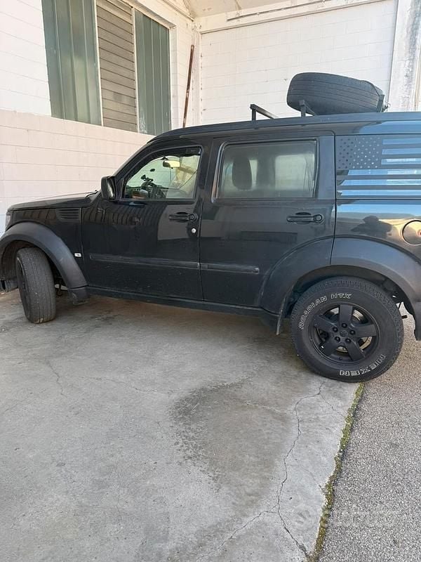 Usata Dodge Nitro 177 CV (130 kW) 2011 Nero SUV