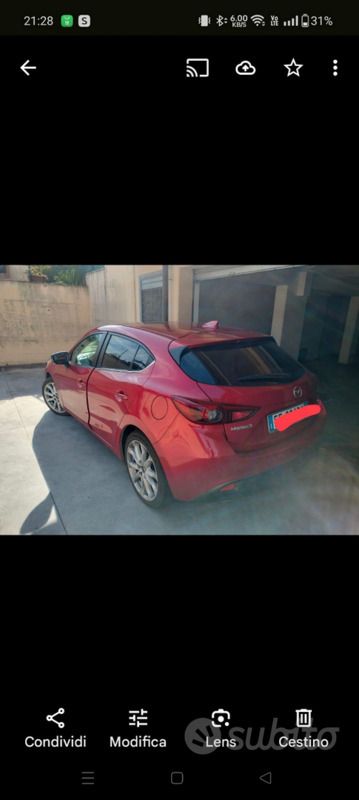 Rosso Usata 2016 Mazda 3 Tre volumi | 11.000 € (Cara) - Immagine 1/4