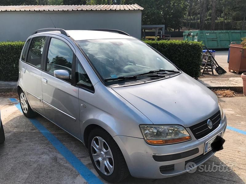 Usata Fiat Idea Emotion 95 CV (69 kW) 2004 Grigio Monovolume