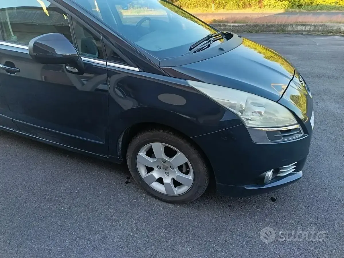 Usata Peugeot 5008 Business-Line 112 CV (82 kW) 2010 Nero Monovolume