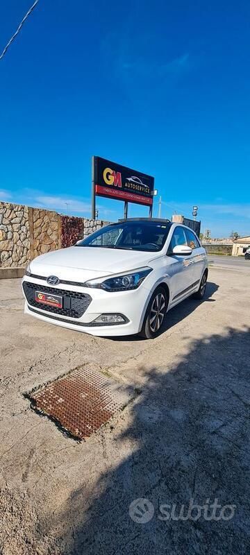 Usata Hyundai i20 75 CV (55 kW) 2016 Bianco Berlina