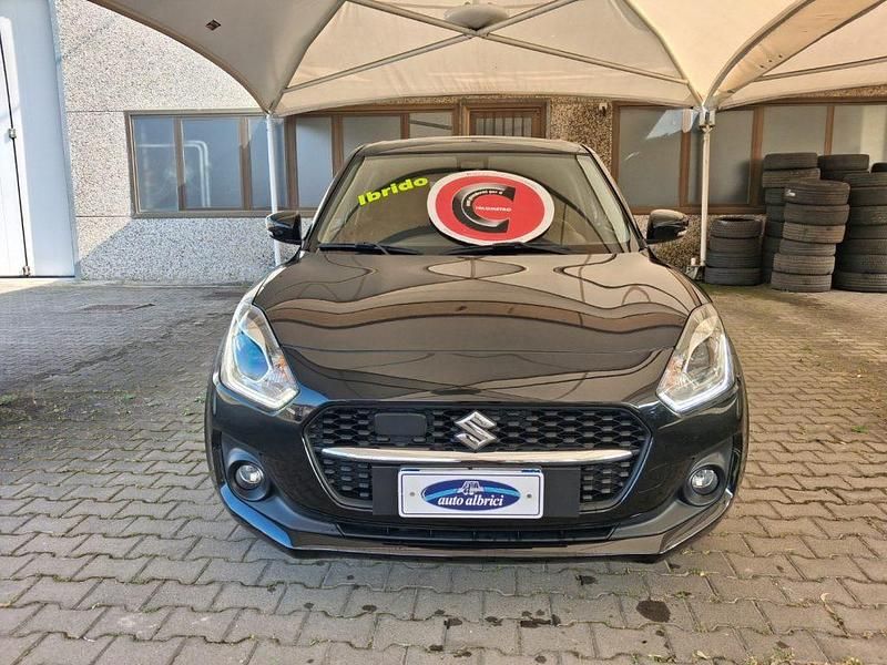 Usata Suzuki Swift 83 CV (61 kW) 2023 Metallizzato  nero Utilitaria