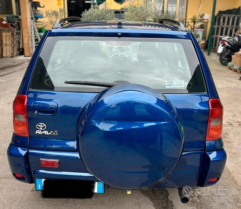 Usata Toyota RAV4 116 CV (85 kW) 2003 Blu SUV