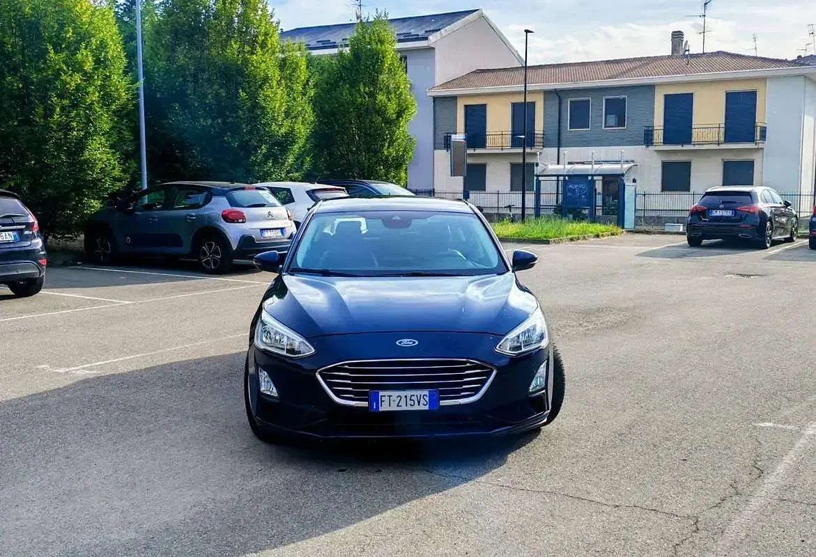 Usata Ford Focus Titanium 120 CV (88 kW) 2018 Blu/azzurro Berlina