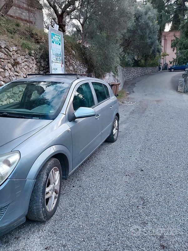 Usata Opel Astra 90 CV (66 kW) 2007 Grigio Berlina