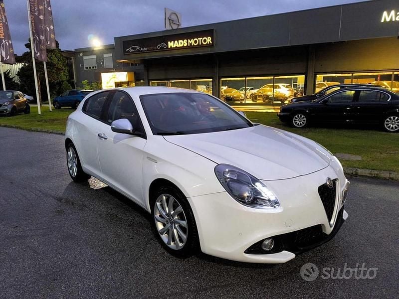 Usata Alfa Romeo Giulietta Super 120 CV (88 kW) 2017 Bianco Berlina