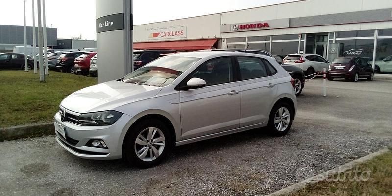 Usata VW Polo Comfortline 95 CV (69 kW) 2018 Grigio Utilitaria