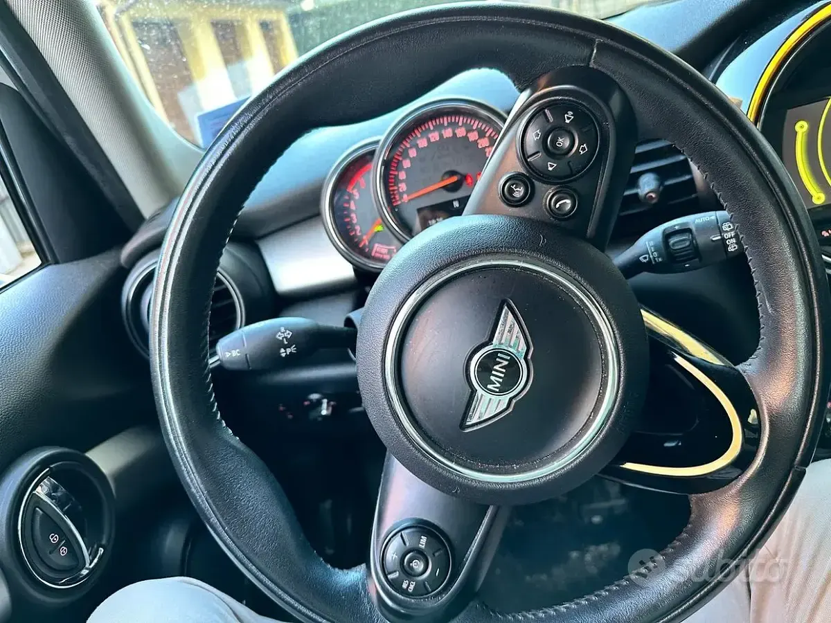 Usata Mini Cooper D 116 CV (85 kW) 2015 Utilitaria