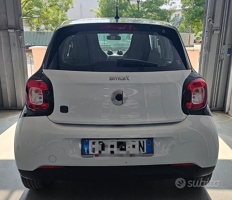 Usata Smart ForFour Electric Drive 41 kW (56 CV) 2020 Bianco Berlina