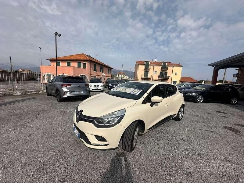Usata Renault Clio IV Life 90 CV (66 kW) 2017 Beige Berlina