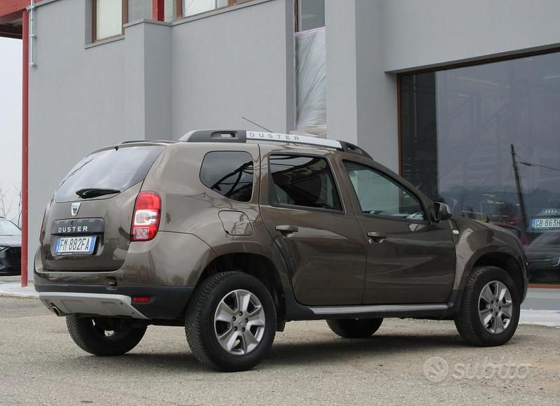 Usata Dacia Duster Lauréate 110 CV (80 kW) 2017 Marrone SUV