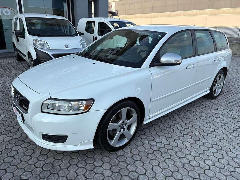 Usata Volvo V50 R-Design 114 CV (83 kW) 2010 Bianco Station wagon