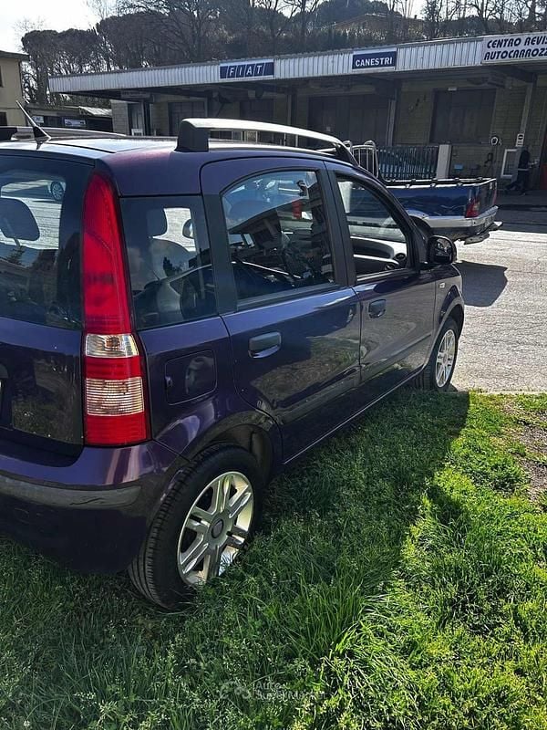 Usata Fiat Panda Emotion 69 CV (50 kW) 2010 Viola Utilitaria