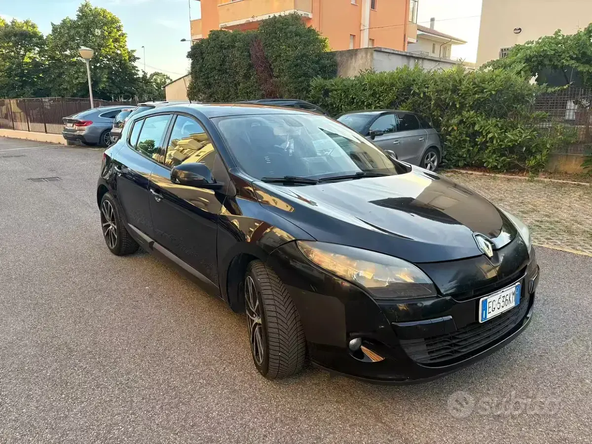 Usata Renault Mégane 110 CV (80 kW) 2011 Nero Berlina