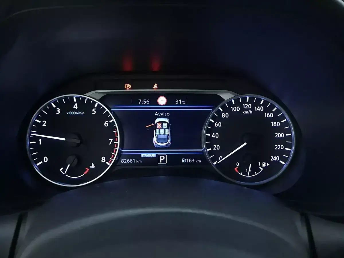 Usata Nissan Juke N-Connecta 114 CV (83 kW) 2023 Grigiogrigio SUV