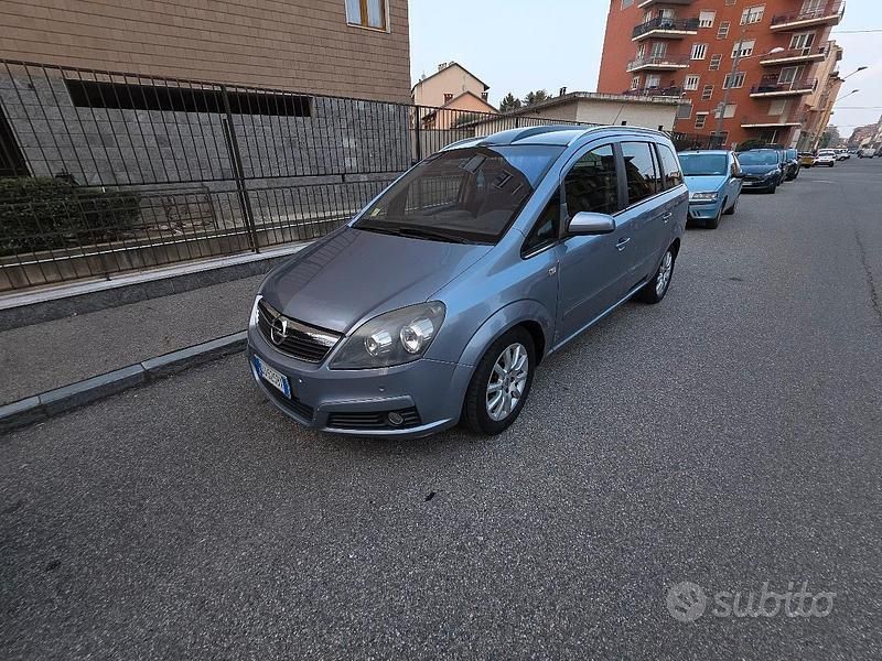 Usata Opel Zafira 150 CV (110 kW) 2007 Grigio Monovolume