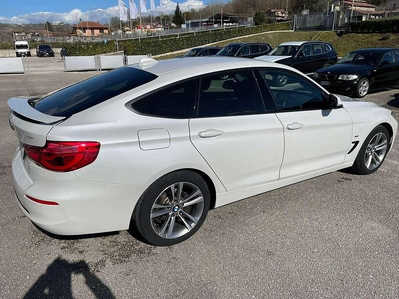 Usata BMW 318 Gran Turismo Sport Line 150 CV (110 kW) 2017 Bianco Berlina