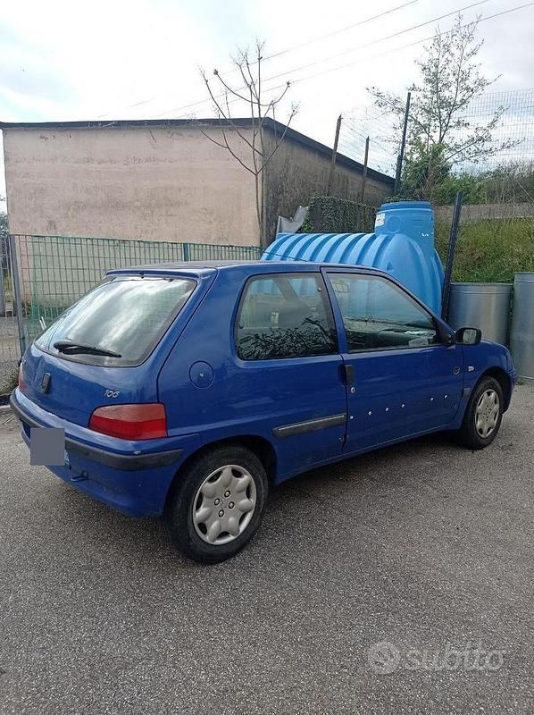 Usata Peugeot 106 2001 Blu Utilitaria