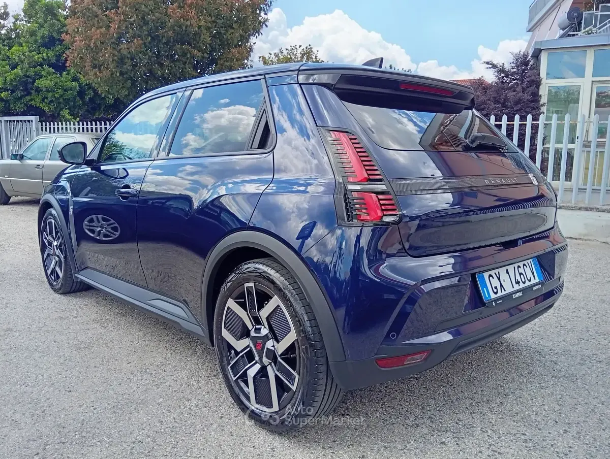 Usata Renault 5 E-Tech 77 kW (106 CV) 2024 Blu Berlina