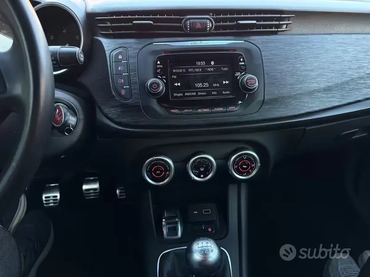 Usata Alfa Romeo Giulietta 120 CV (88 kW) 2019 Nero Utilitaria
