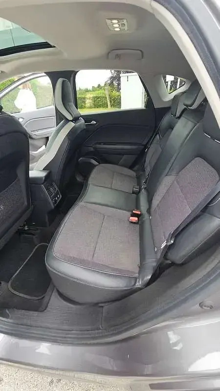 Usata Renault Captur Intens 101 CV (74 kW) 2021 Argento SUV
