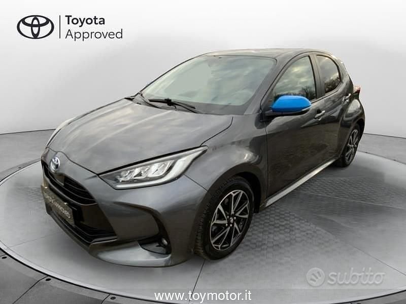 Usata Toyota Yaris Hybrid Trend 116 CV (85 kW) 2022 Grigio Berlina