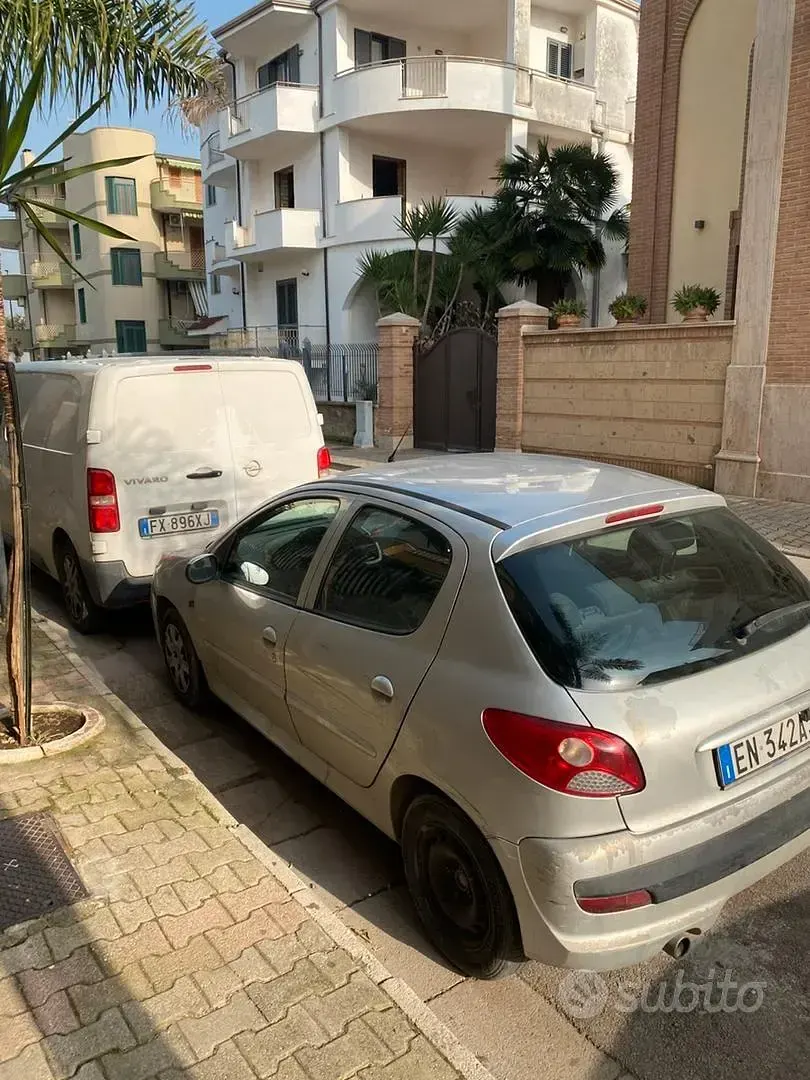 Usata Peugeot 206 60 CV (44 kW) 2012 Berlina