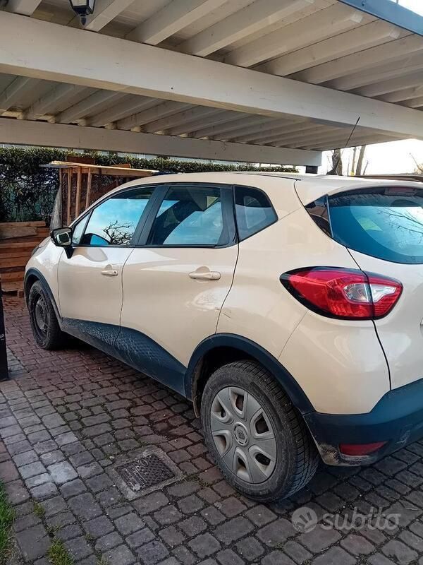 Usata Renault Captur 90 CV (66 kW) 2015 SUV
