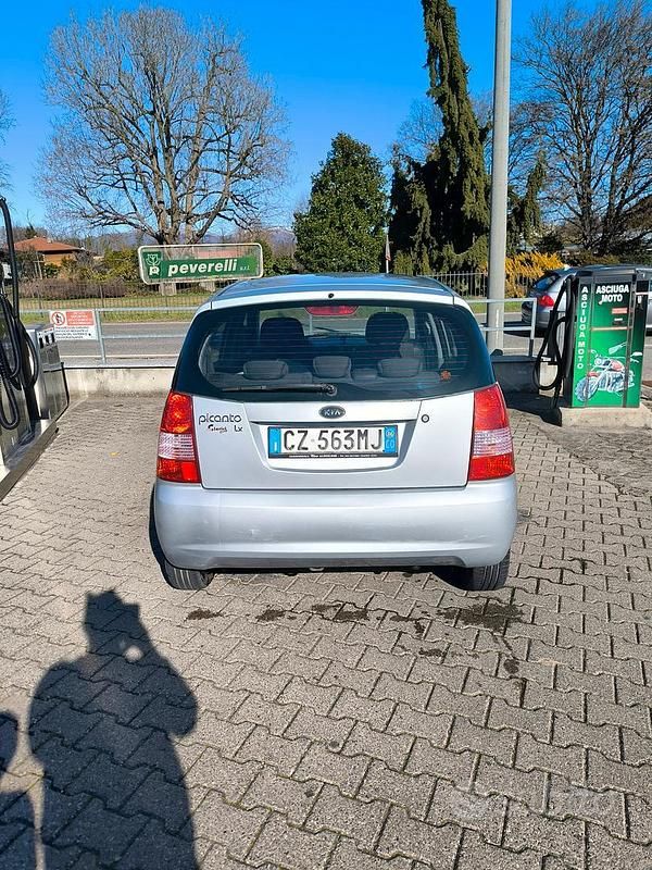 Usata Kia Picanto LX 65 CV (47 kW) 2006 Grigio Utilitaria