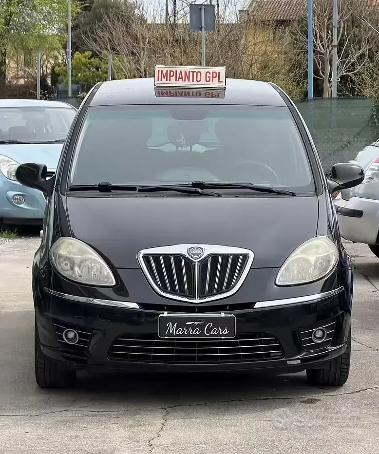 Usata Lancia Musa 77 CV (56 kW) 2009 Nero Monovolume
