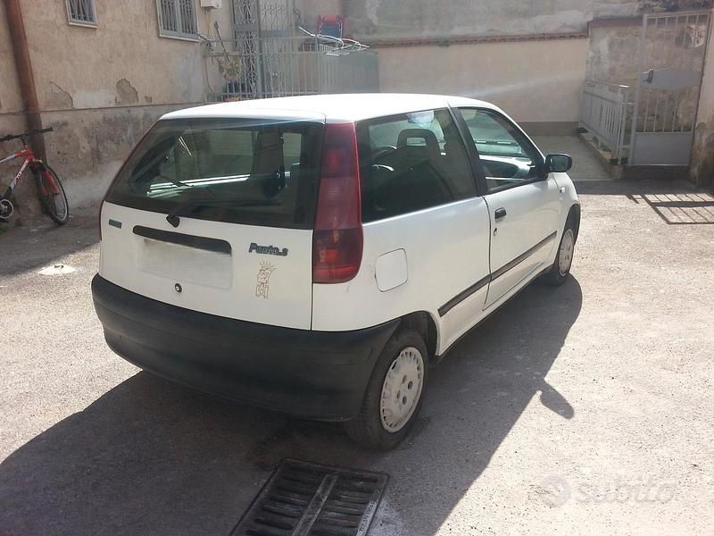 Usata Fiat Punto 55 CV (40 kW) 1998 Utilitaria